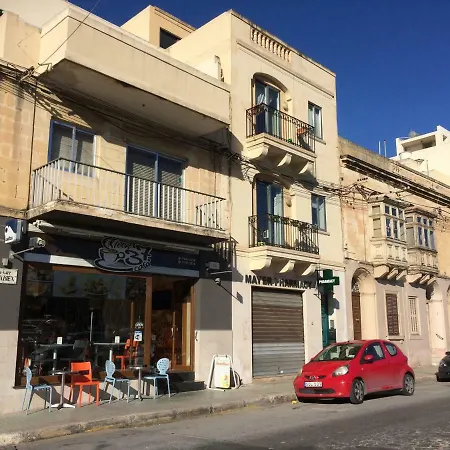 Seafront בית אירוח