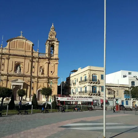 Seafront בית אירוח *