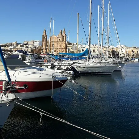Seafront Quarto em Acomodações Particulares Msida